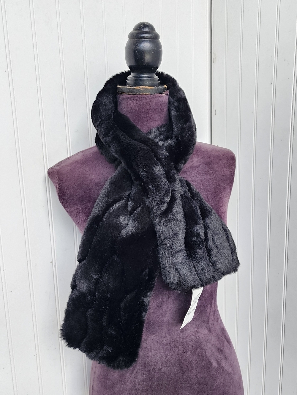 NWT $55 Inc Internatio Winter Faux Fur Scar Collar Super Soft Texture Shawl Wrap